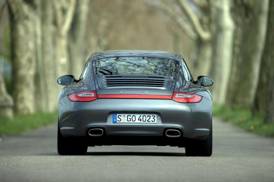 Porsche 911 Carrera 4 2009 года  (фото 23 из 26)